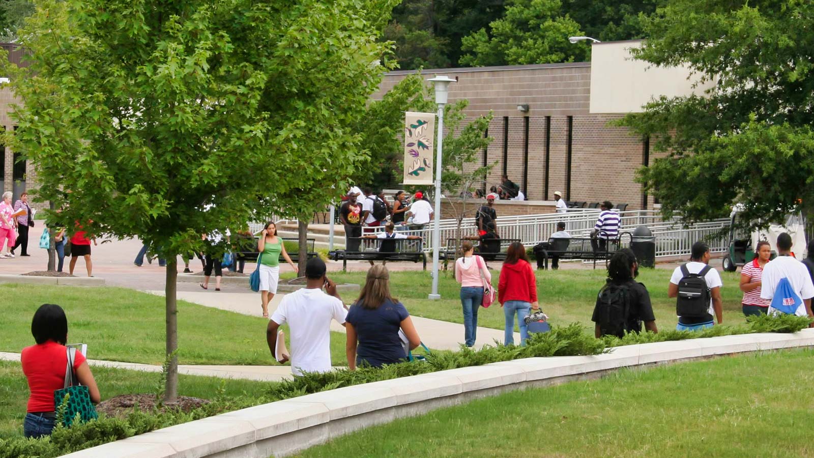 Students walking around the Hampton Campus