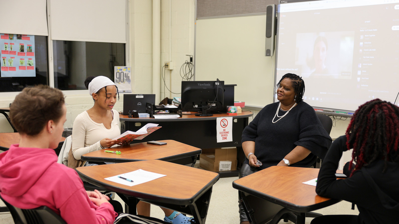 Students and faculty working in the Southeast Higher Education Center