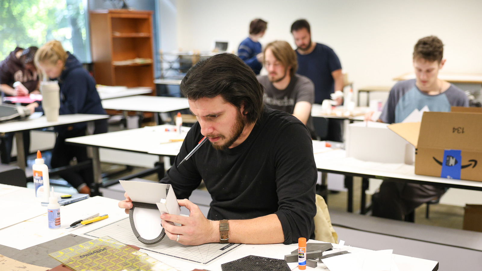 Students working in a 3D arts class