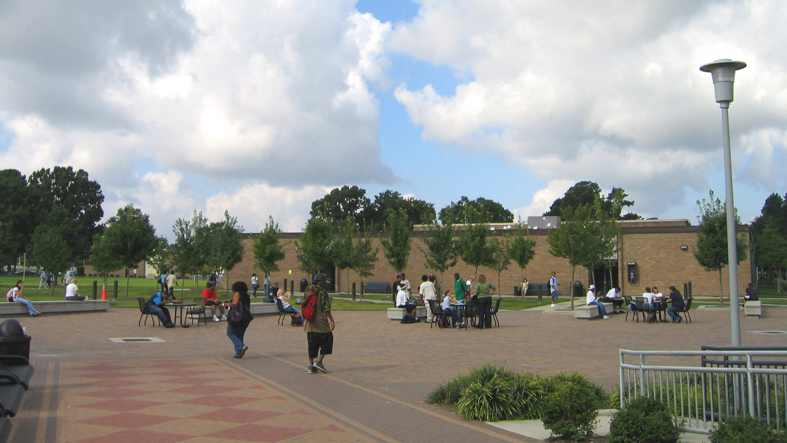 Single Stop banner image of campus